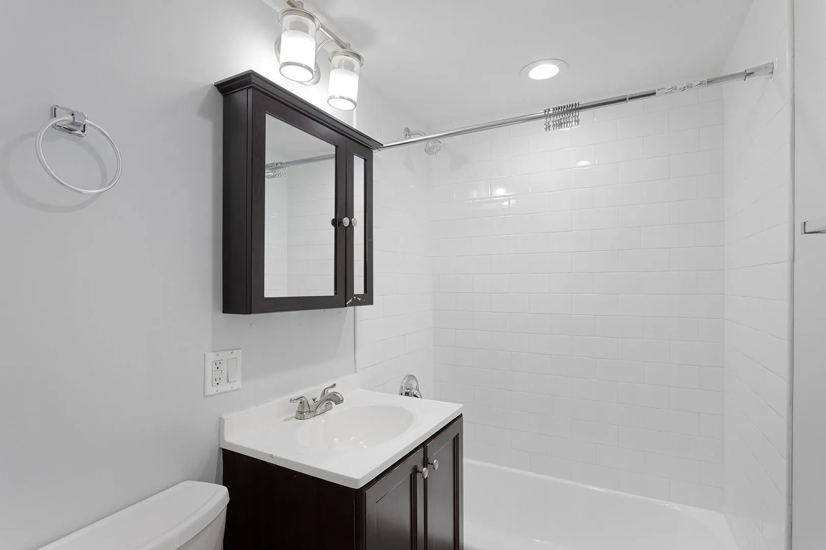 6012 N Kenmore Ave, , 60660, USA 60660-unit#2E-Chicago-IL