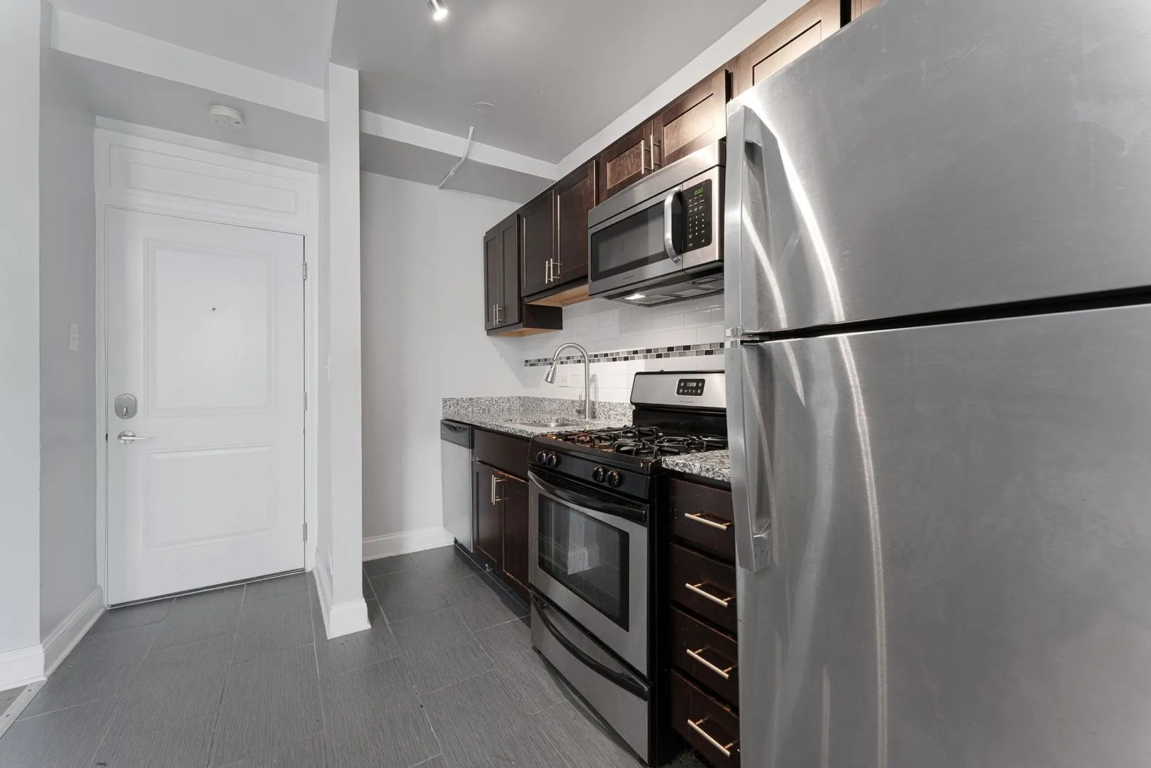 5860 N Kenmore Ave, ,  60660, USA 60660-unit#401-Chicago-IL