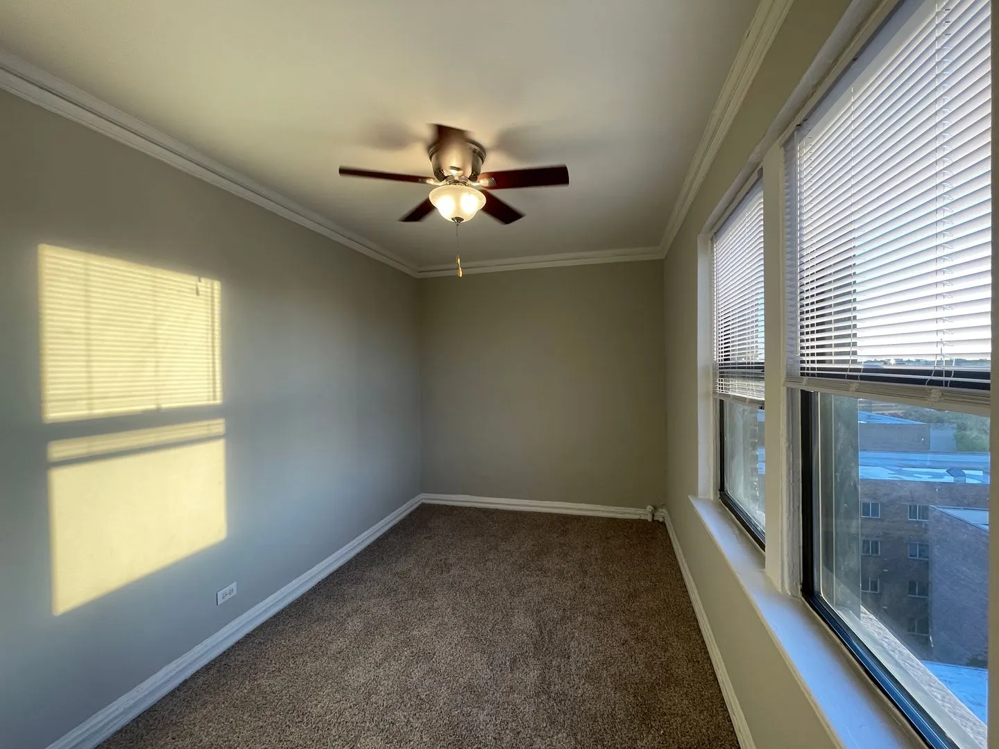 661 W Sheridan Rd, ,  60613, USA 60613-unit#410-Chicago-IL