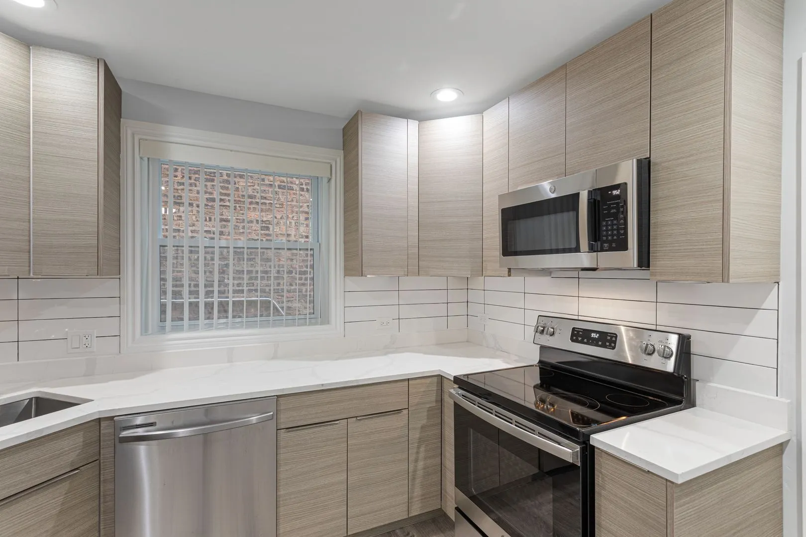 7630 N Eastlake Terrace, , 60626, USA 60626-unit#1E-Chicago-IL