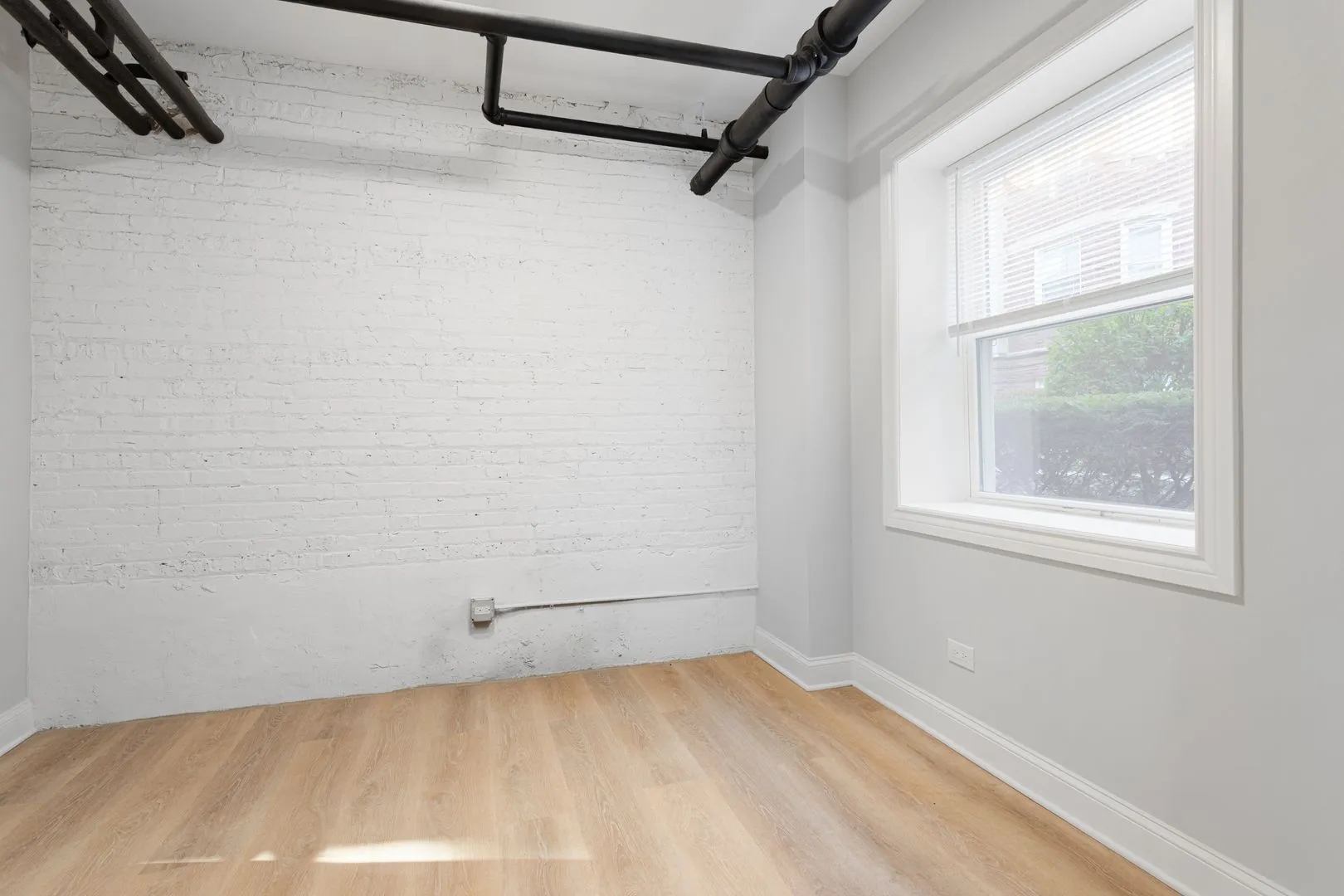 7383 N Damen Ave, ,  60645, USA 60645-unit#G-Chicago-IL