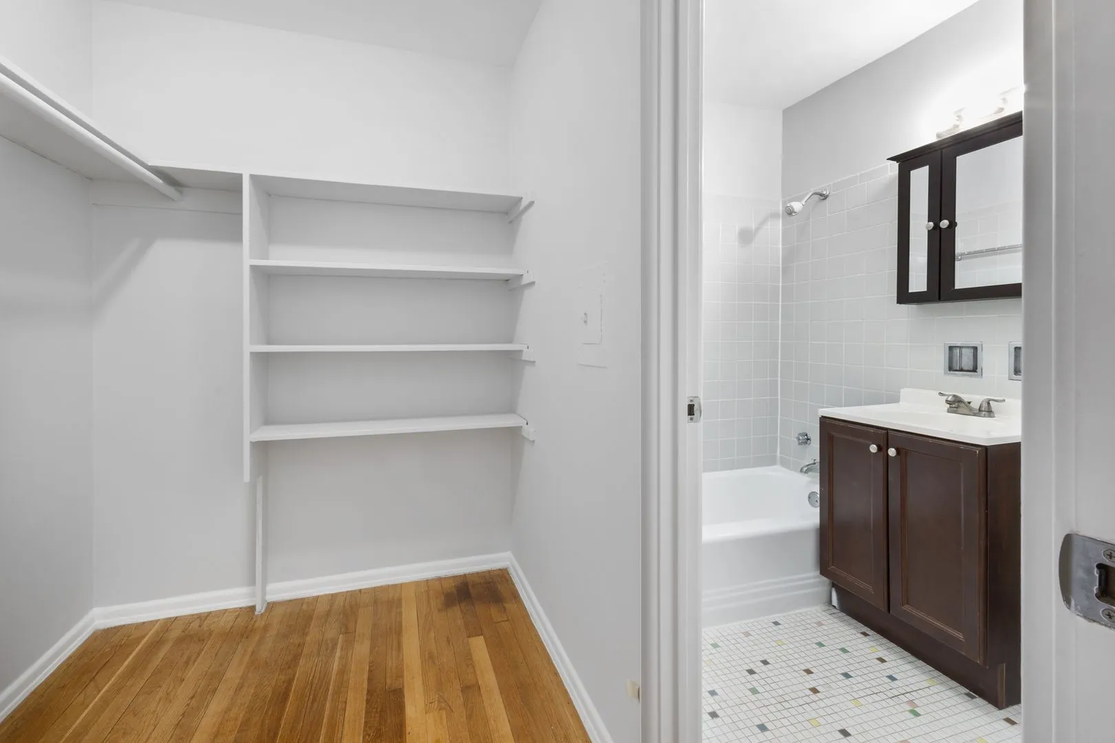 6021 N Winthrop Ave, , 60660, USA 60660-unit#408-Chicago-IL