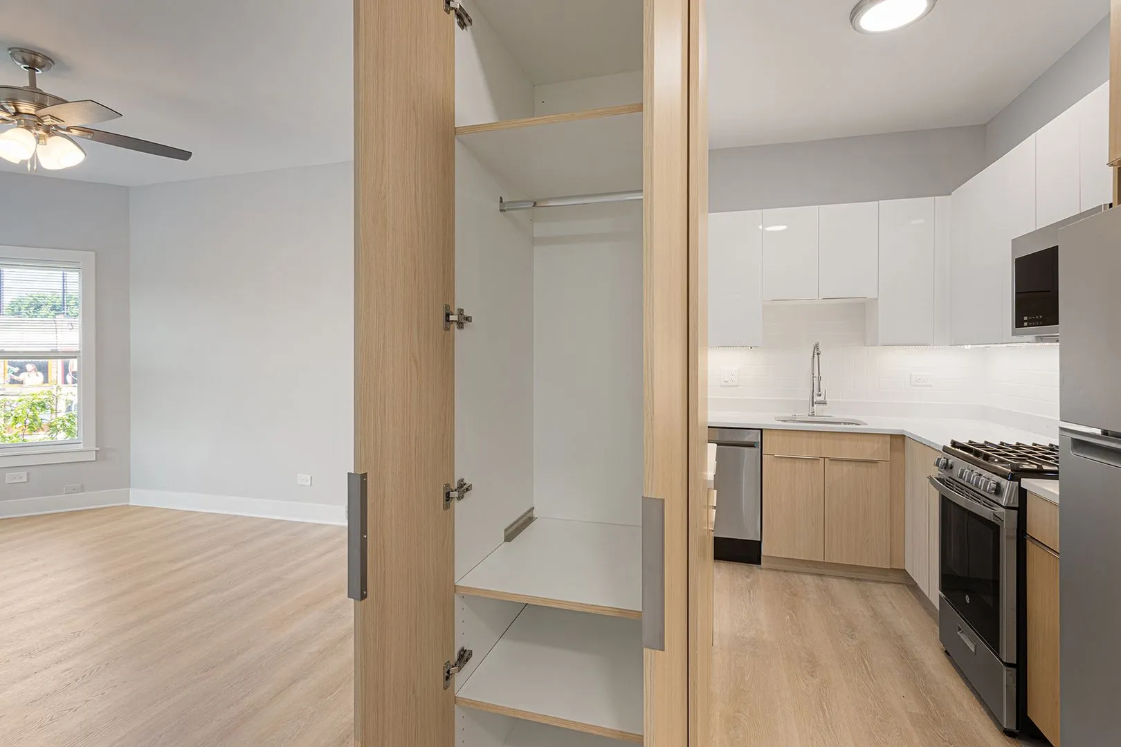 7600 N Sheridan Rd, ,  60626, USA 60626-unit#305-Chicago-IL