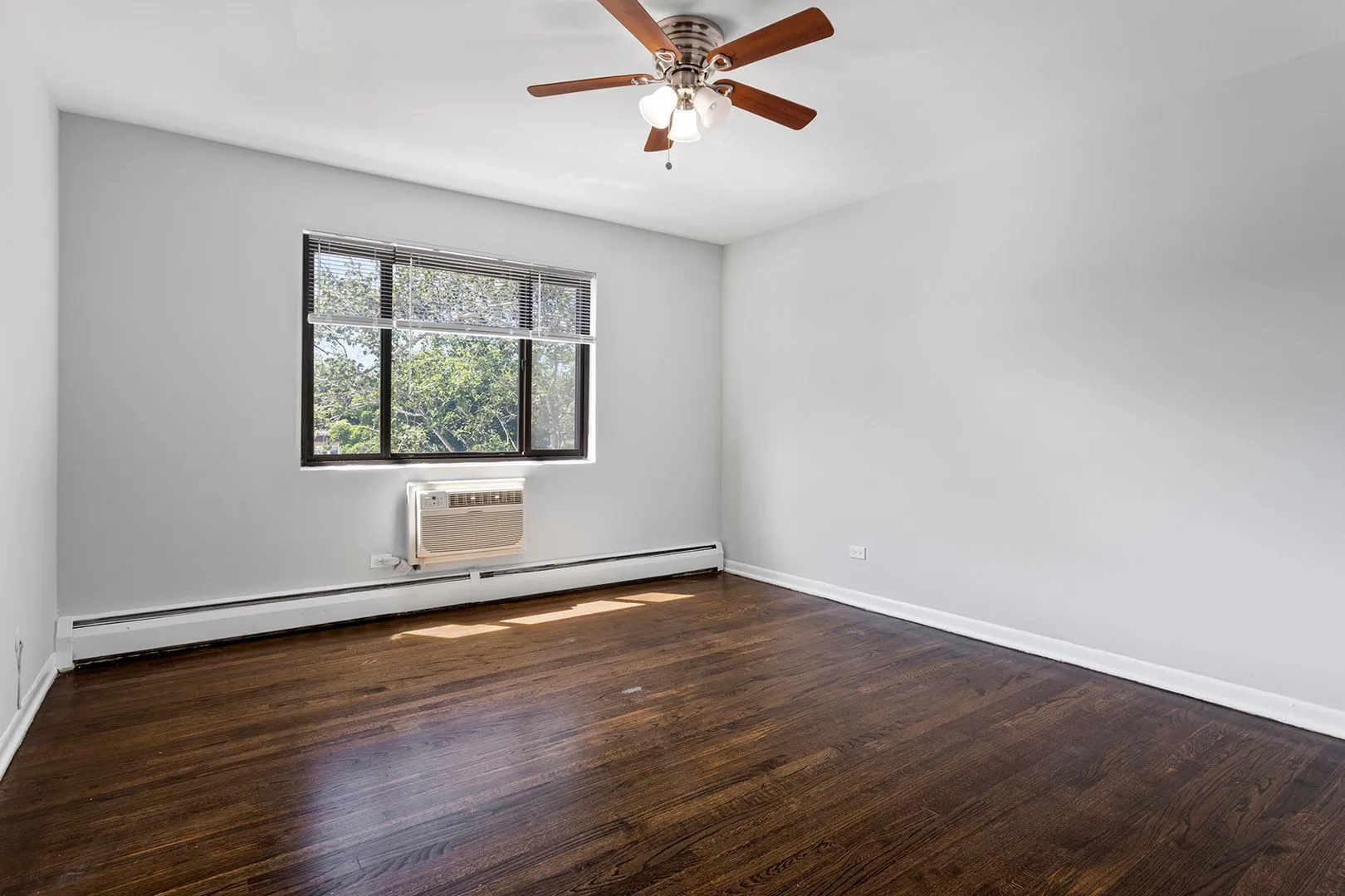 6826 N Ridge Blvd, , 60645, USA 60645-unit#301-Chicago-IL