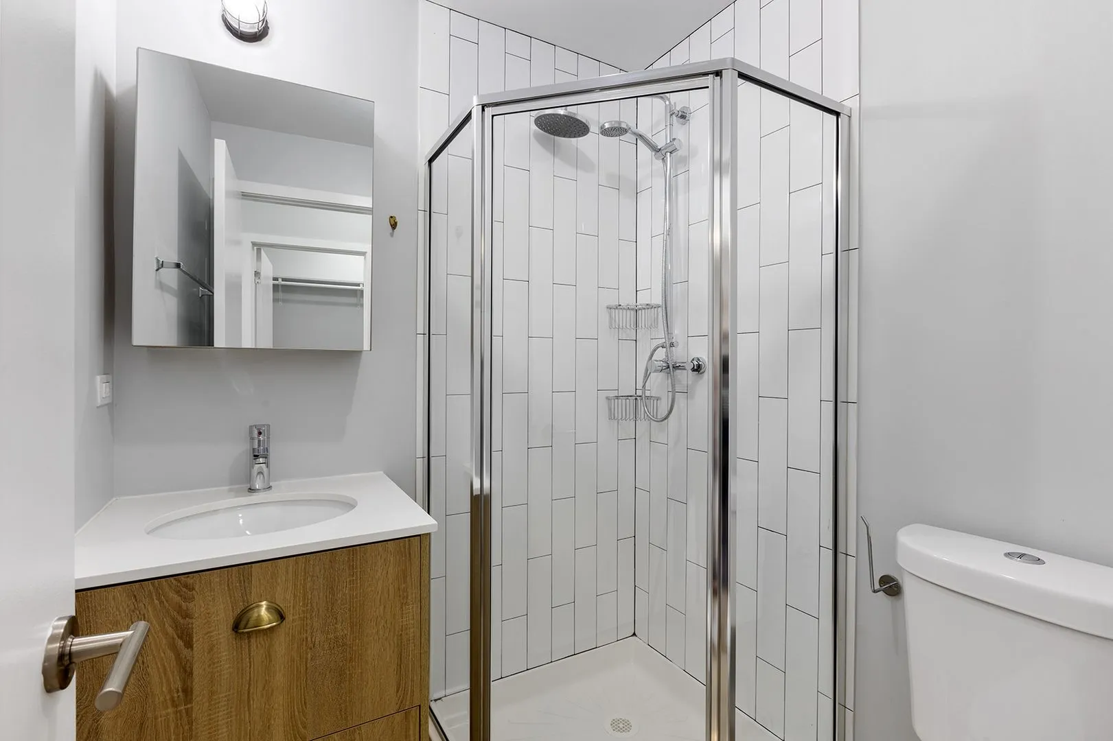 6019 N Winthrop Ave, ,  60660, USA 60660-unit#206-Chicago-IL