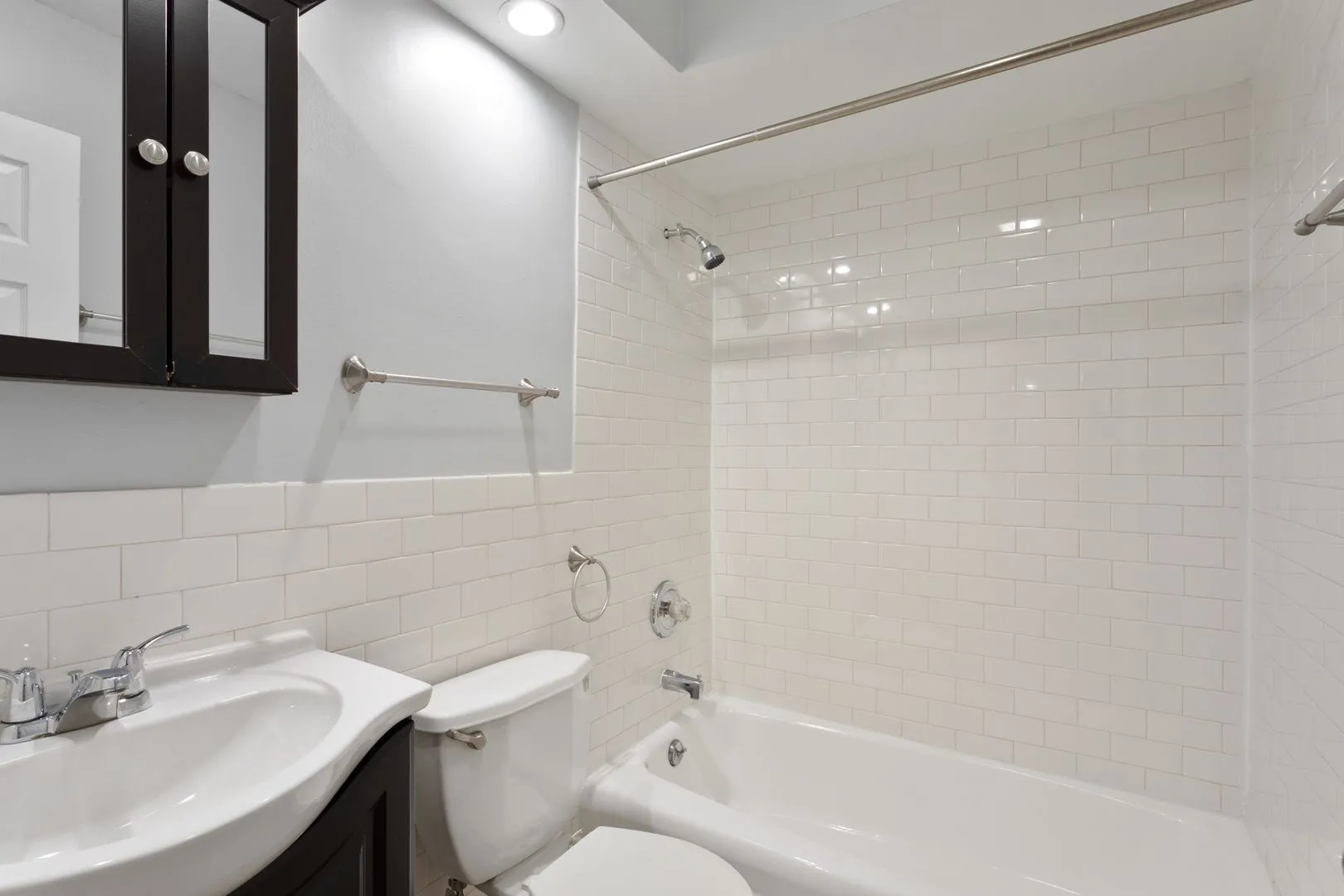 6001 N Kenmore Ave, ,  60660, USA 60660-unit#304-Chicago-IL