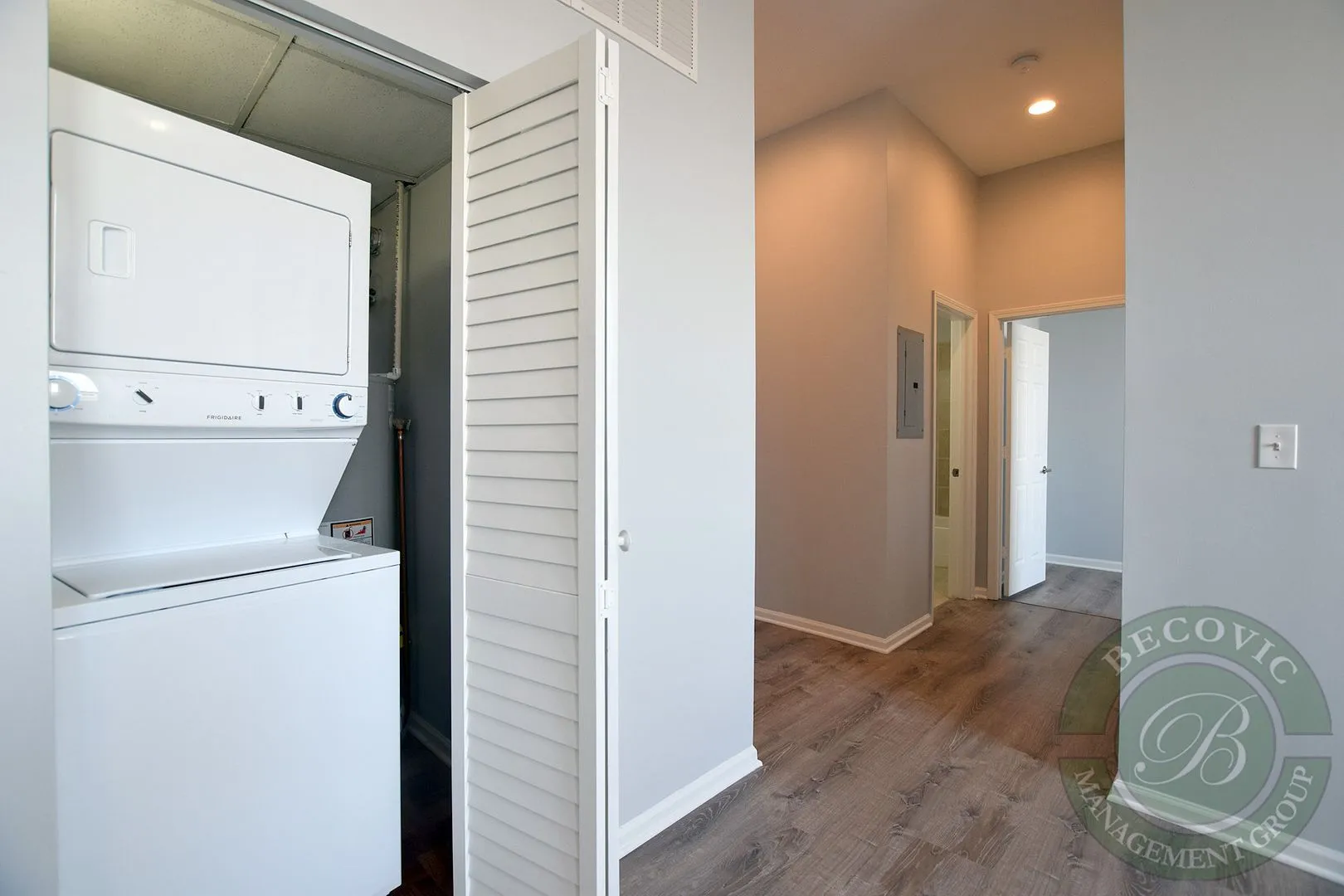 2451 W Howard St, ,  60645, USA 60645-unit#208-Chicago-IL