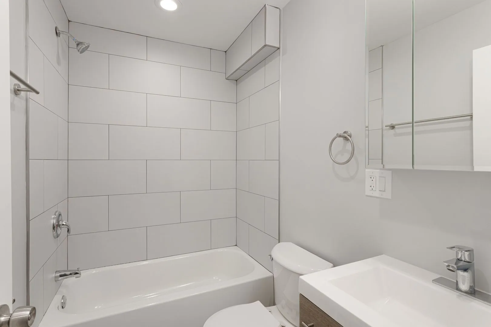6201 N Kenmore Ave, ,  60660, USA 60660-unit#212-Chicago-IL