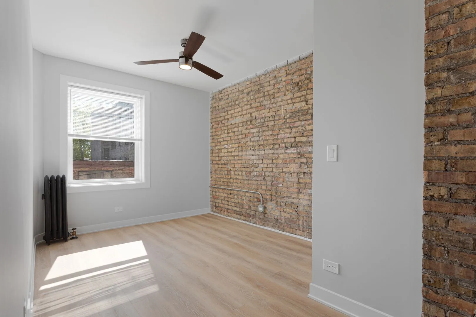 7385 N Damen Ave, , 60645, USA 60645-unit#2S-Chicago-IL