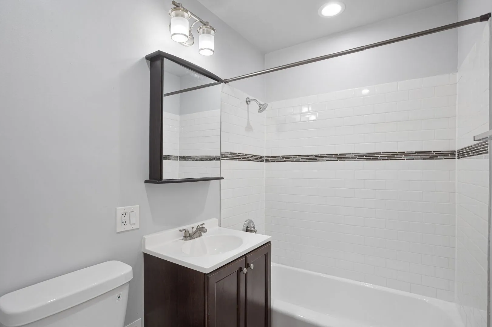 6029 N Winthrop Ave, ,  60660, USA 60660-unit#206-Chicago-IL