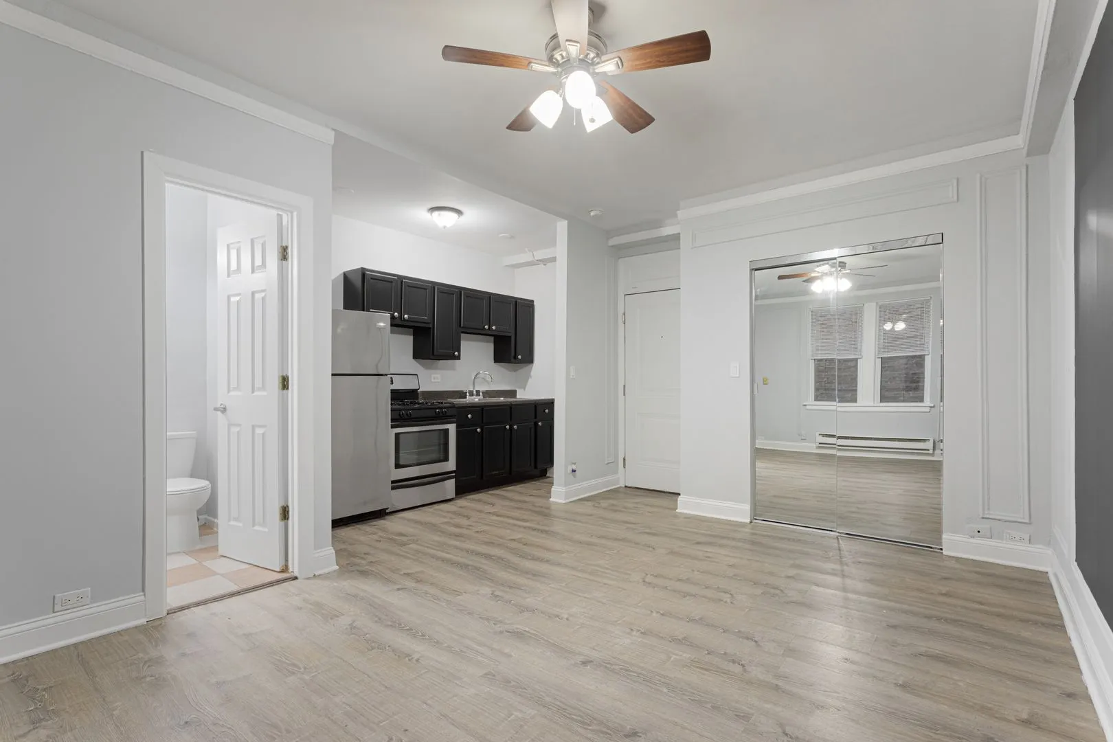 5860 N Kenmore Ave, ,  60660, USA 60660-unit#304-Chicago-IL