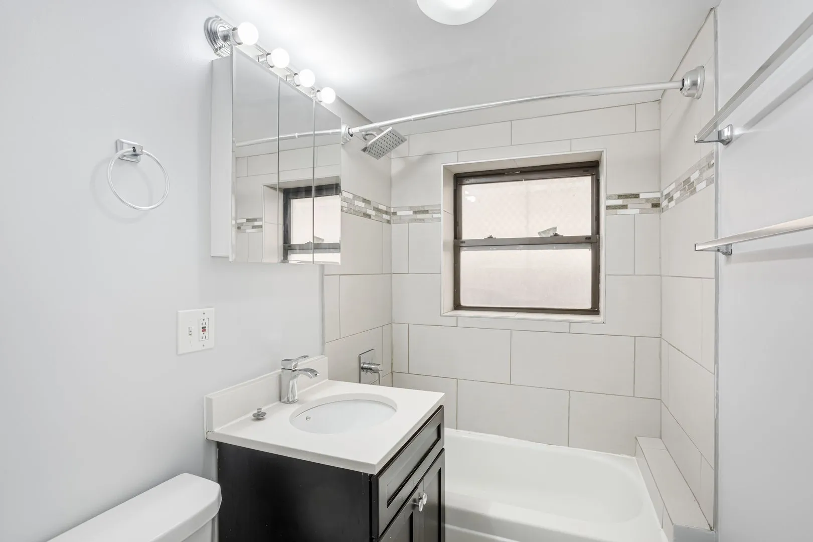 6007 N Kenmore Ave, ,  60660, USA 60660-unit#203-Chicago-IL