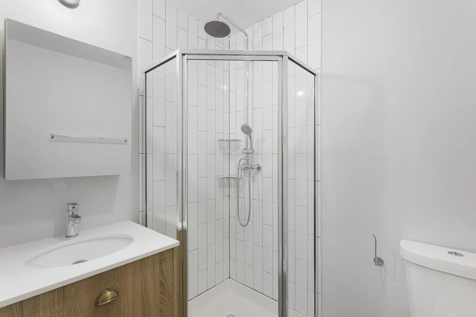 6019 N Winthrop Ave, ,  60660, USA 60660-unit#102-Chicago-IL