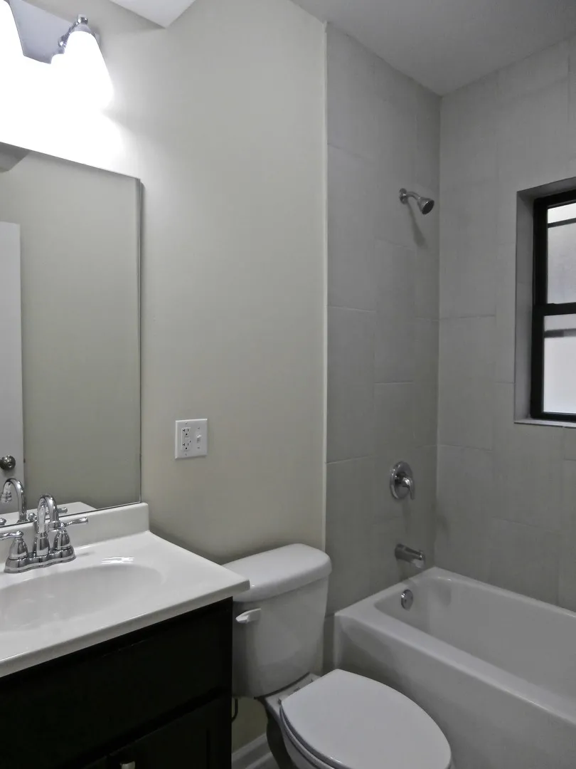 4750 N Sacramento Ave, ,  60625, USA 60625-unit#GARDEN WEST-Chicago-IL