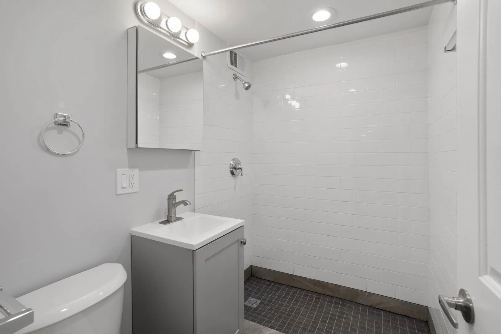 7710 N Sheridan Rd, ,  60626, USA 60626-unit#406-Chicago-IL