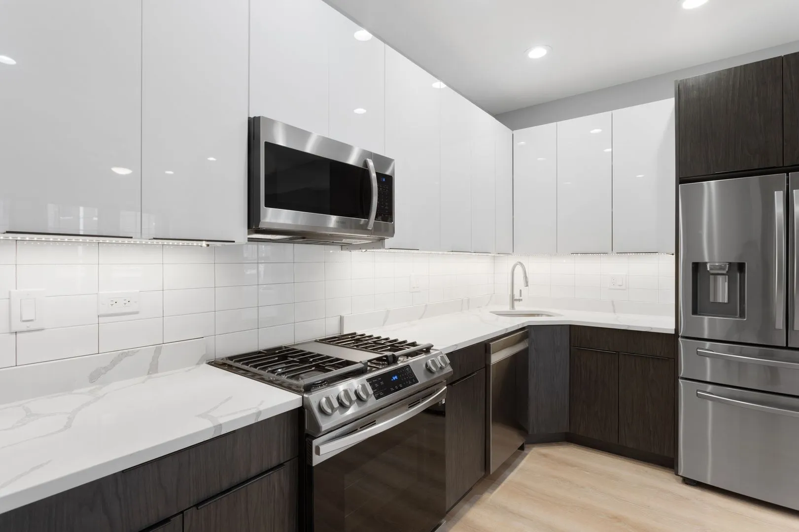7661 N Rogers Ave, ,  60626, USA 60626-unit#2-Chicago-IL