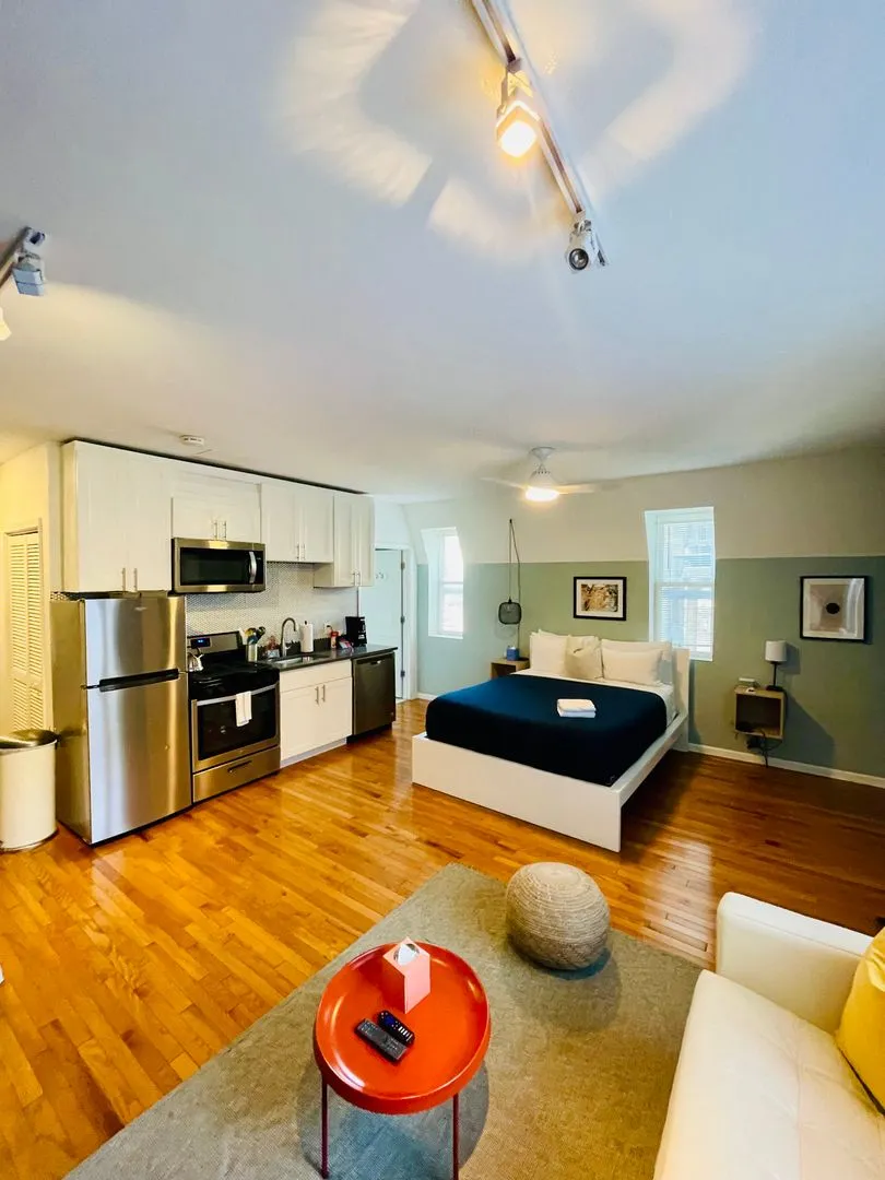 1742 W Division St, ,  60622, USA 60622-unit#1742-COACH-Chicago-IL