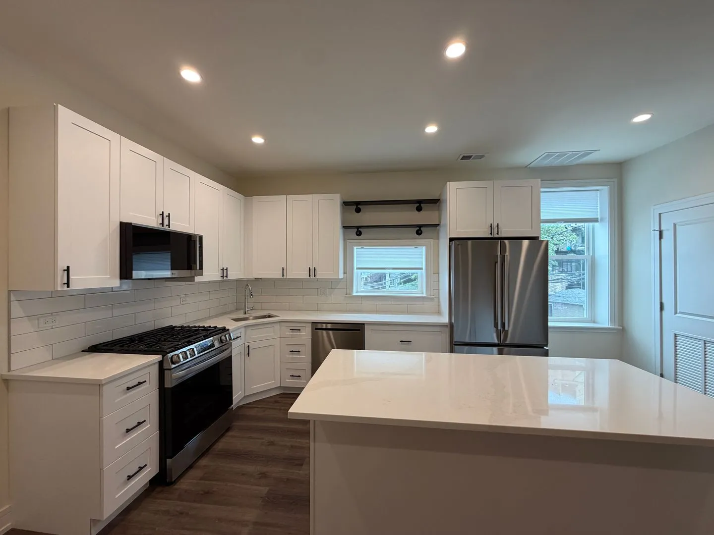 916 W Belmont Ave, , 60657, USA 60657-unit#2N-Chicago-IL