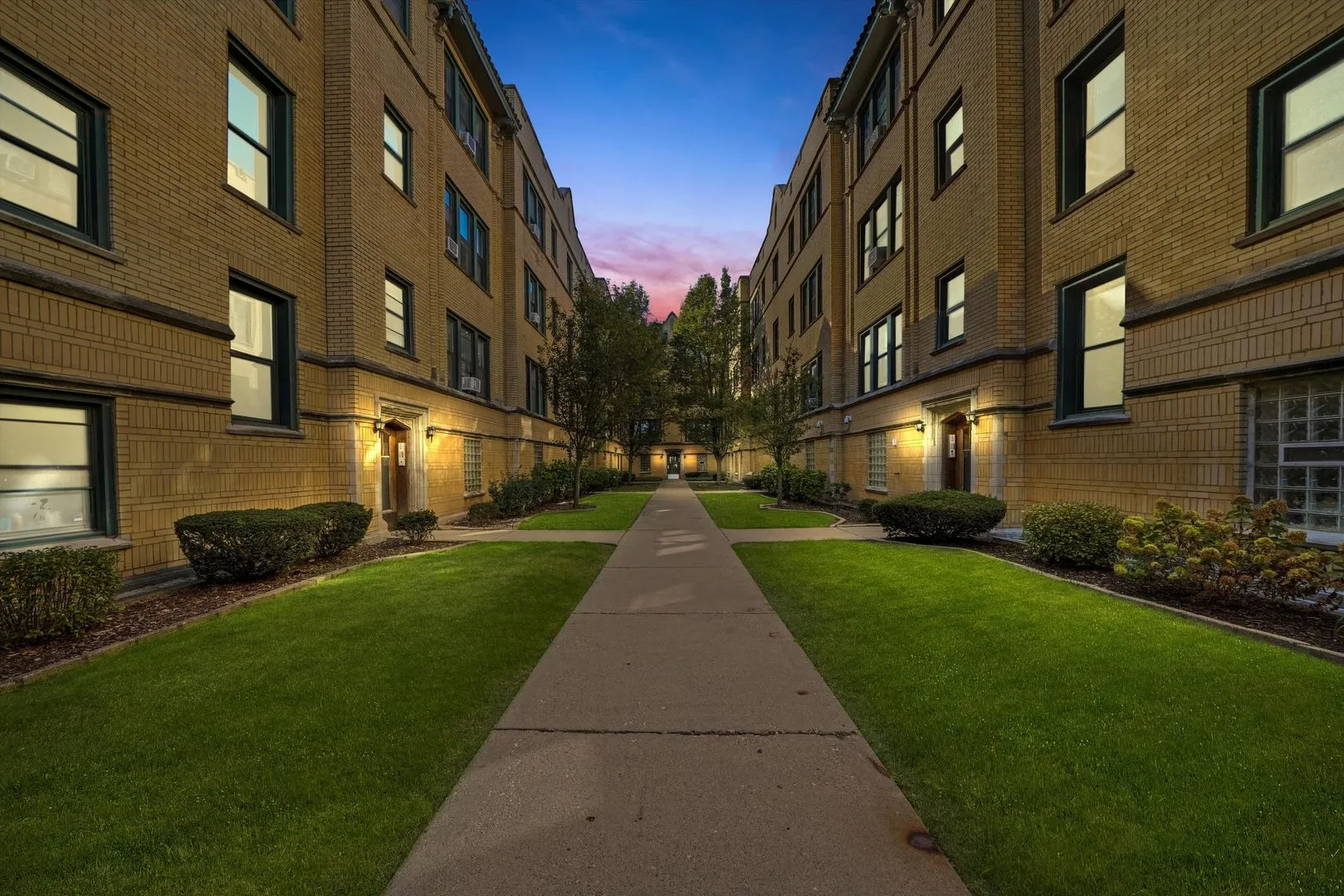 2338 N Spaulding Ave, ,  60647, USA 60647-unit#1B-Chicago-IL