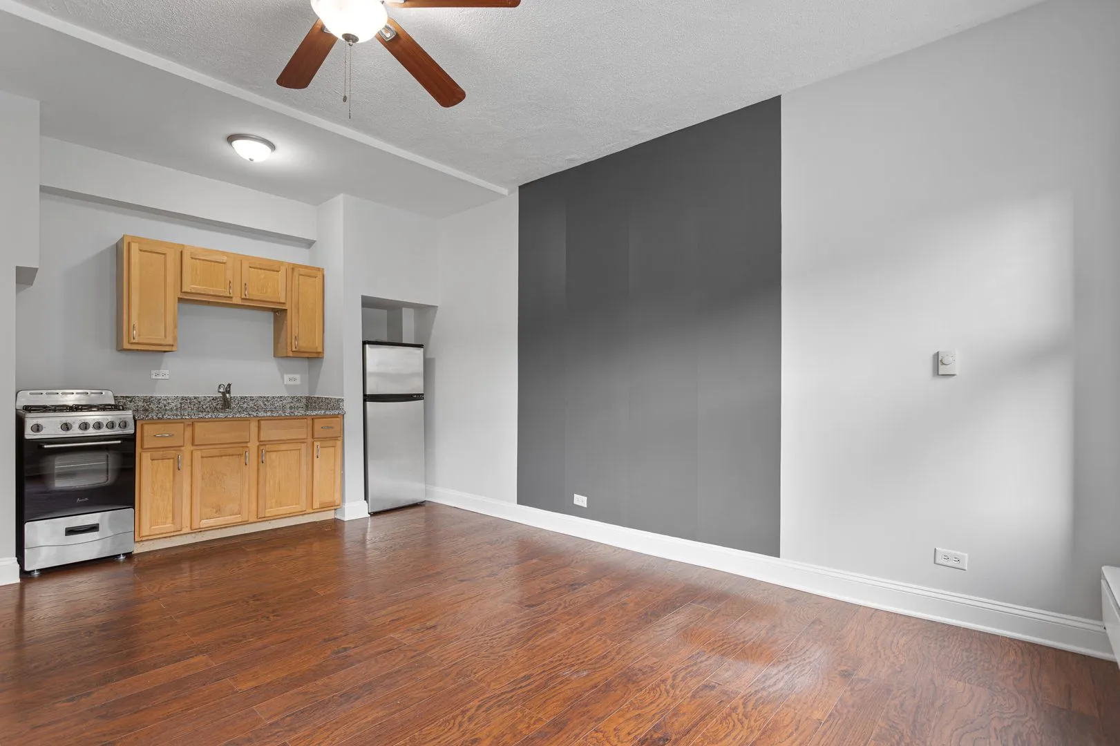 4555 Malden St, ,  60640, USA 60640-unit#207-Chicago-IL