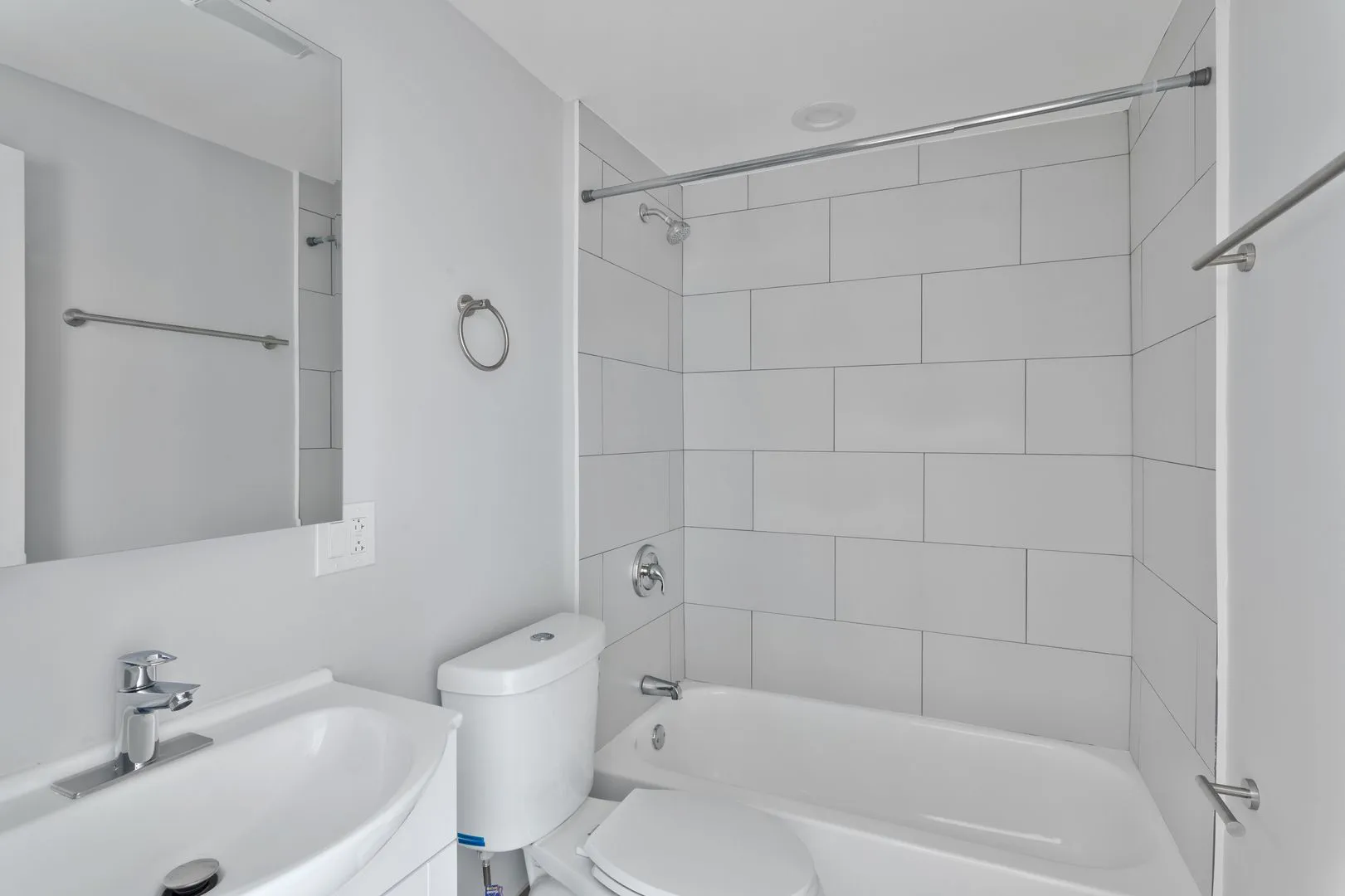 6026 N Winthrop Ave, , 60660, USA 60660-unit#3H-Chicago-IL