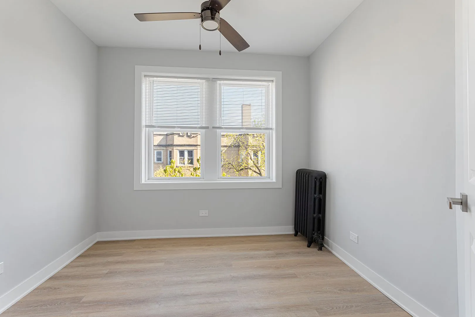 7387 N Damen Ave, ,  60645, USA 60645-unit#2E-Chicago-IL