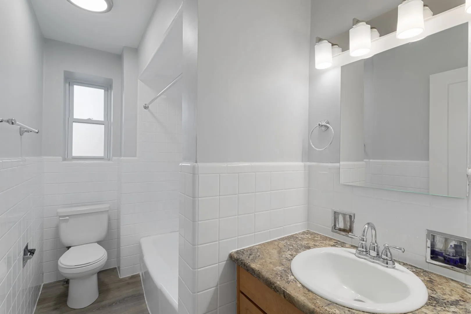 7630 N Eastlake Terrace, ,  60626, USA 60626-unit#2W-Chicago-IL