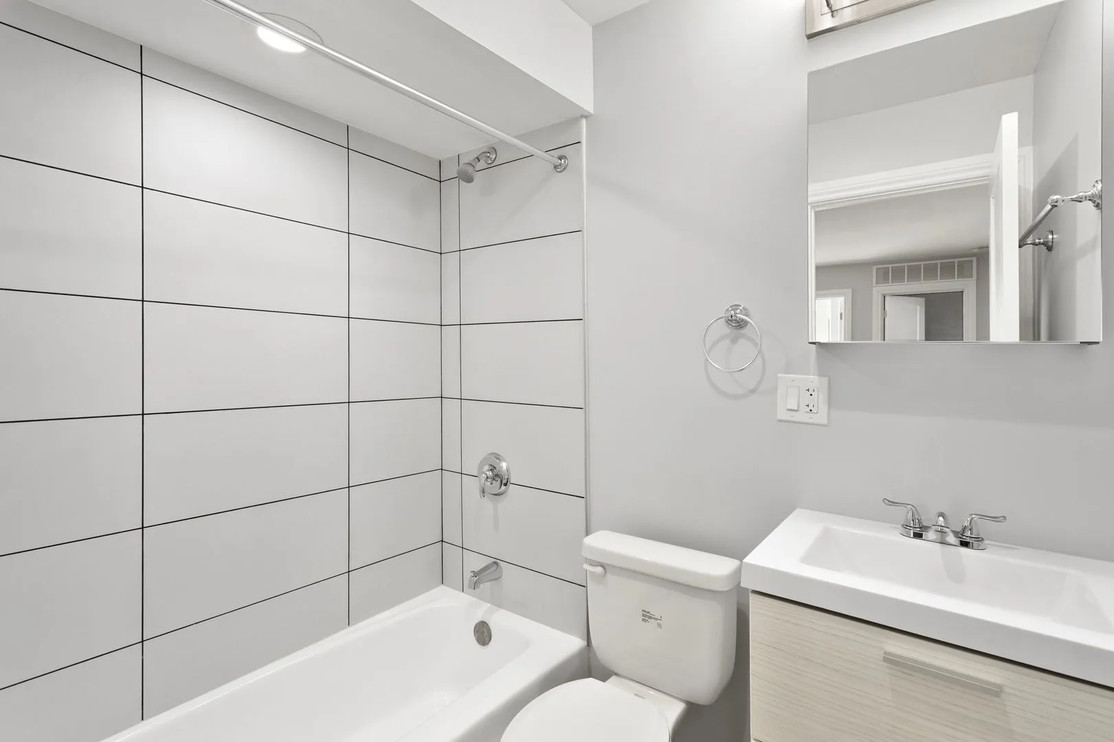 6758 N Sheridan Rd, ,  60626, USA 60626-unit#446-Chicago-IL