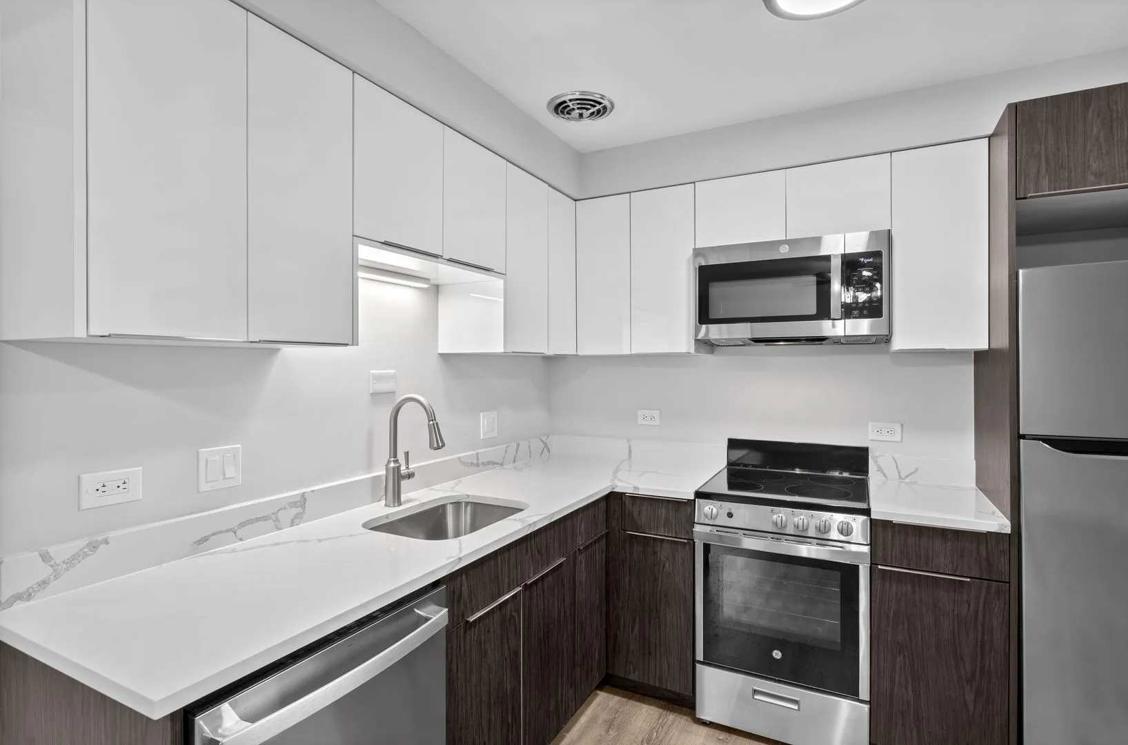 6001 N Kenmore Ave, ,  60660, USA 60660-unit#502-Chicago-IL