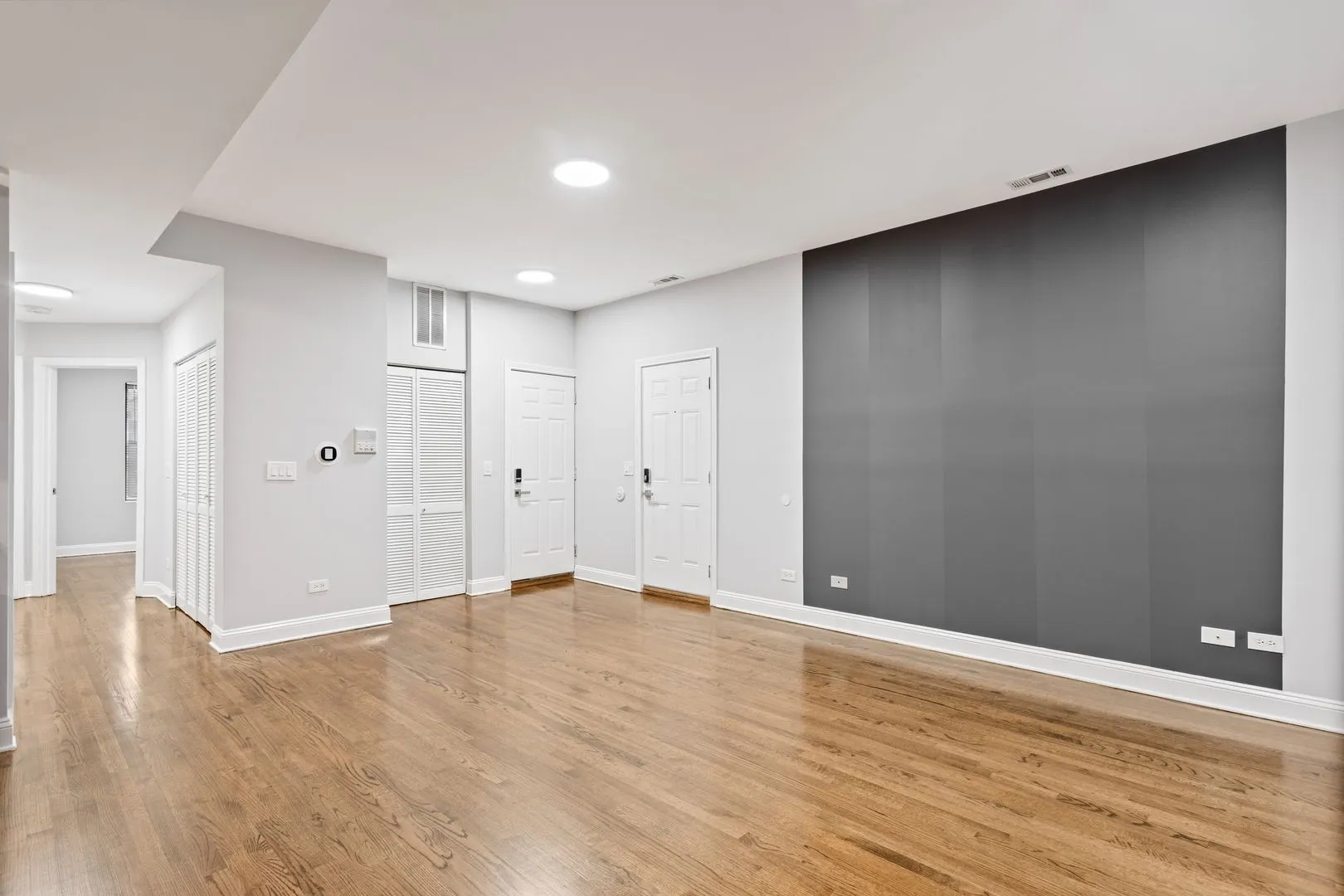 7526 N Seeley Ave, ,  60645, USA 60645-unit#103-Chicago-IL