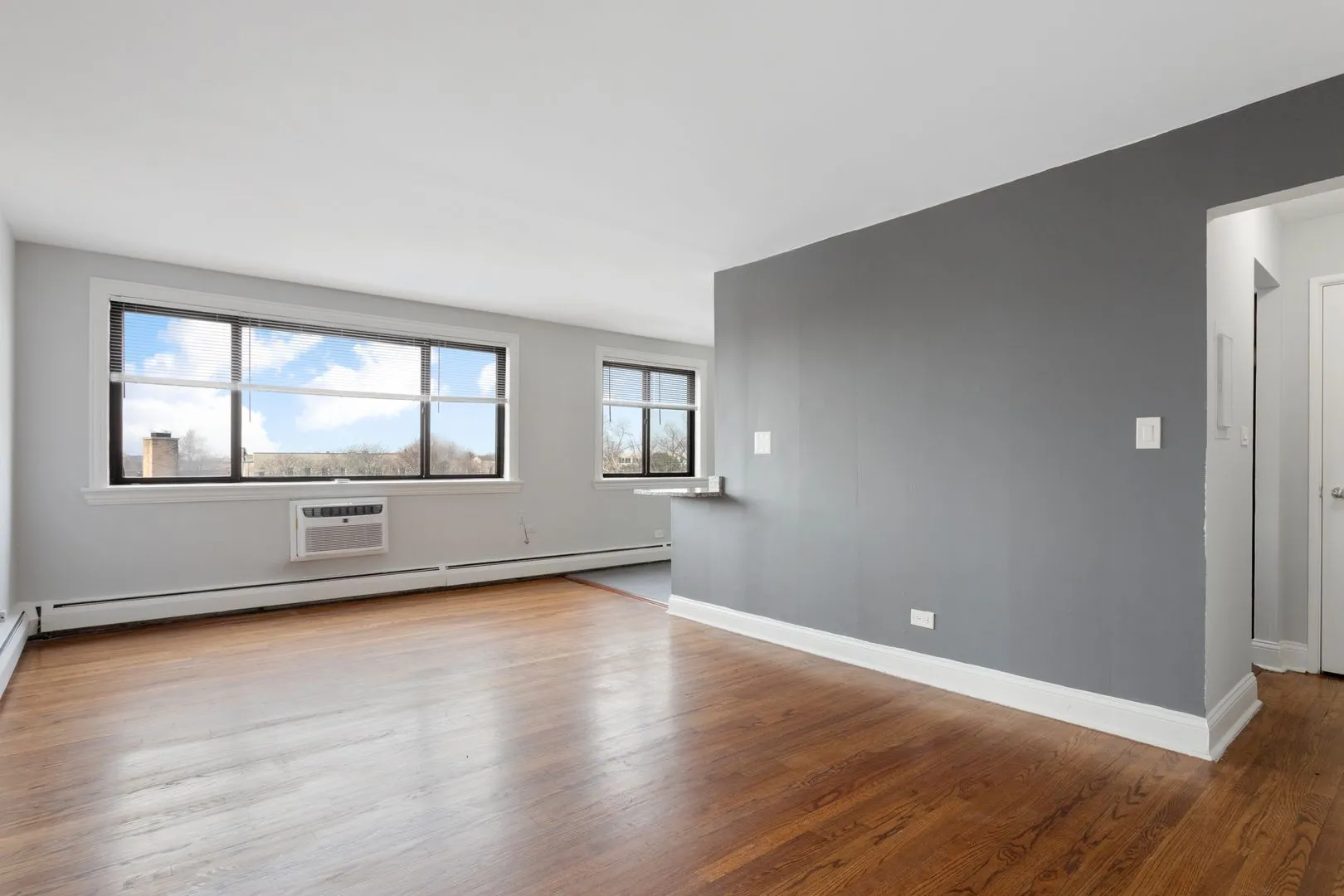 6826 N Ridge Blvd, , 60645, USA 60645-unit#404-Chicago-IL