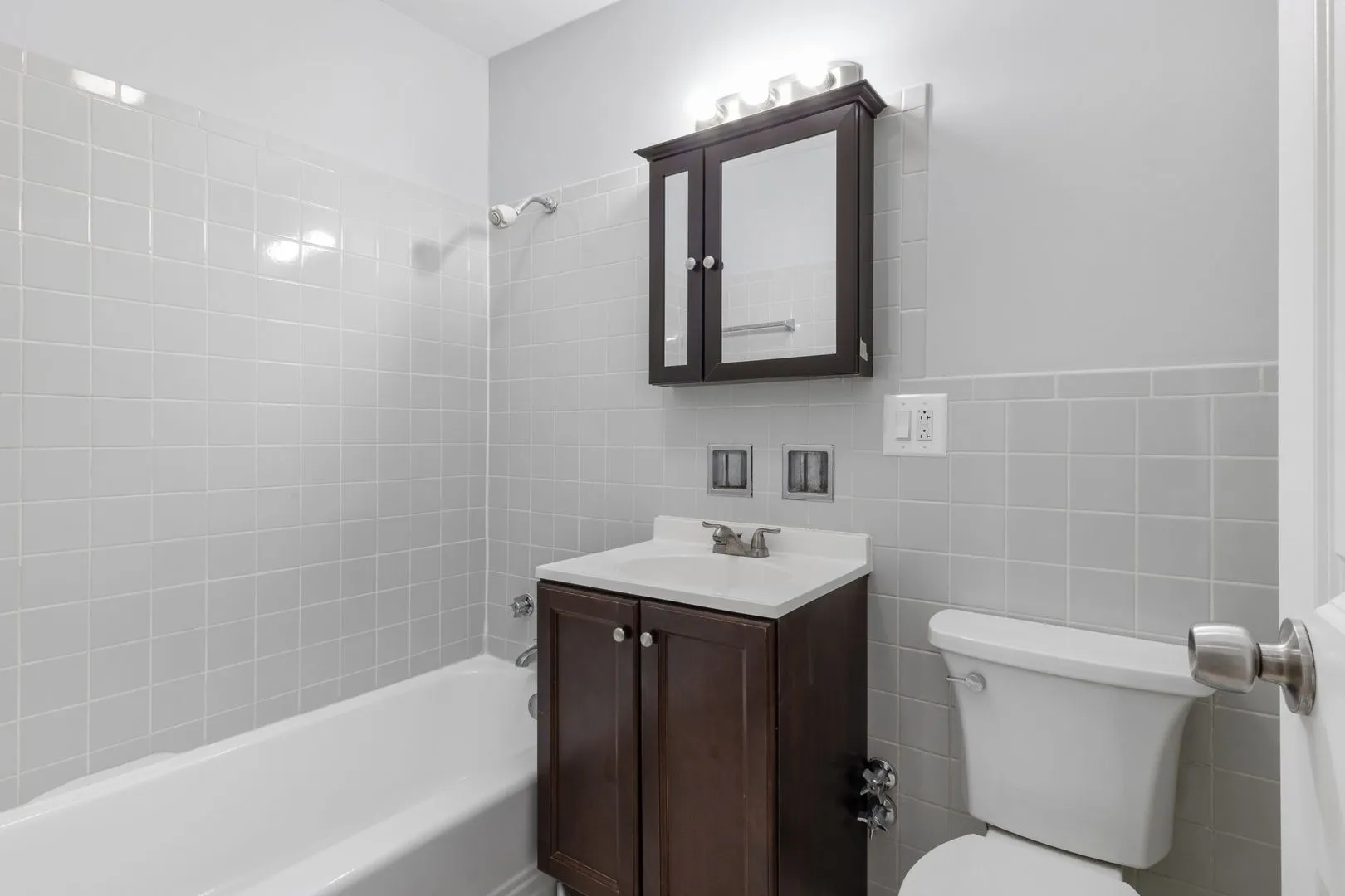 6021 N Winthrop Ave, , 60660, USA 60660-unit#408-Chicago-IL