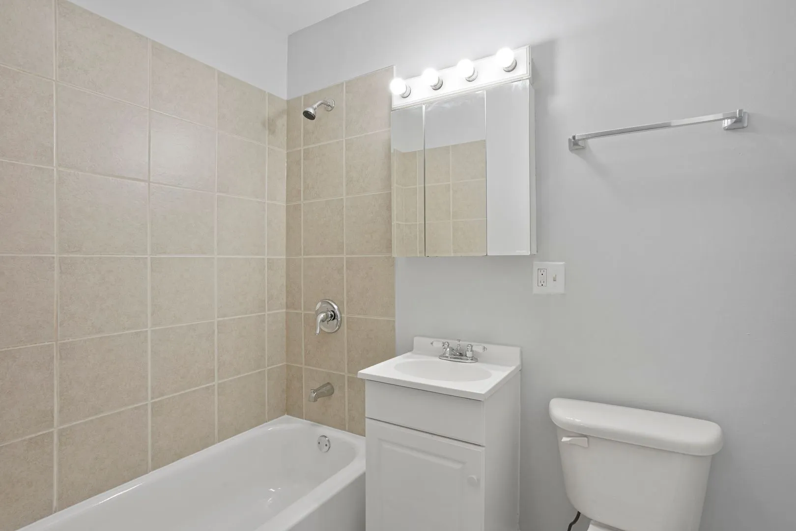 2005 W Jarvis Ave, ,  60645, USA 60645-unit#1-Chicago-IL