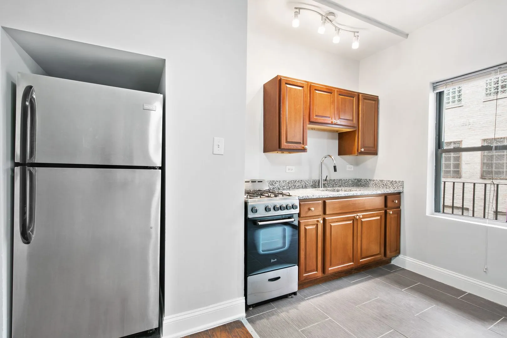 4555 Malden St, ,  60640, USA 60640-unit#102-Chicago-IL