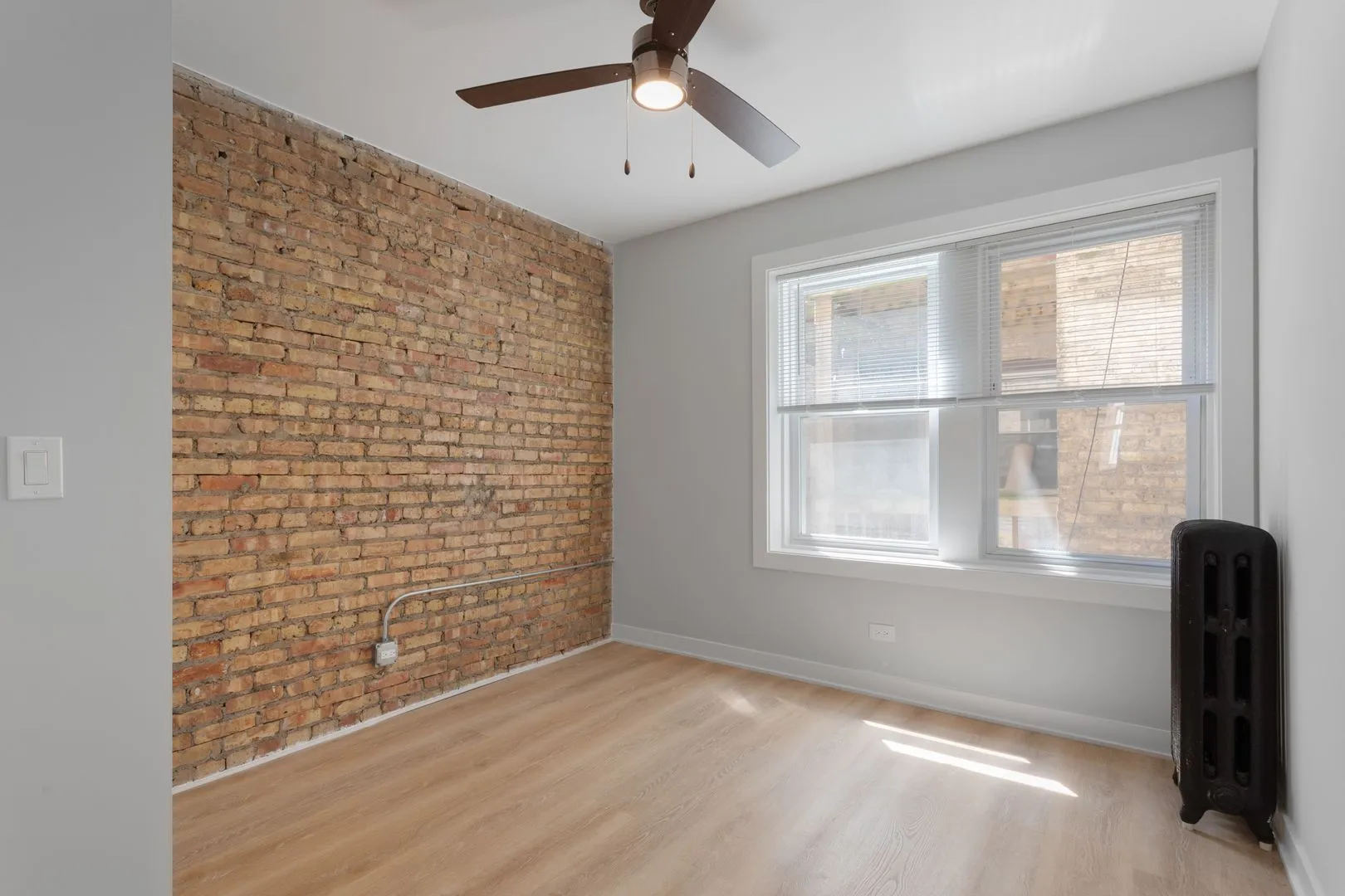 7381 N Damen Ave, ,  60645, USA 60645-unit#2E-Chicago-IL