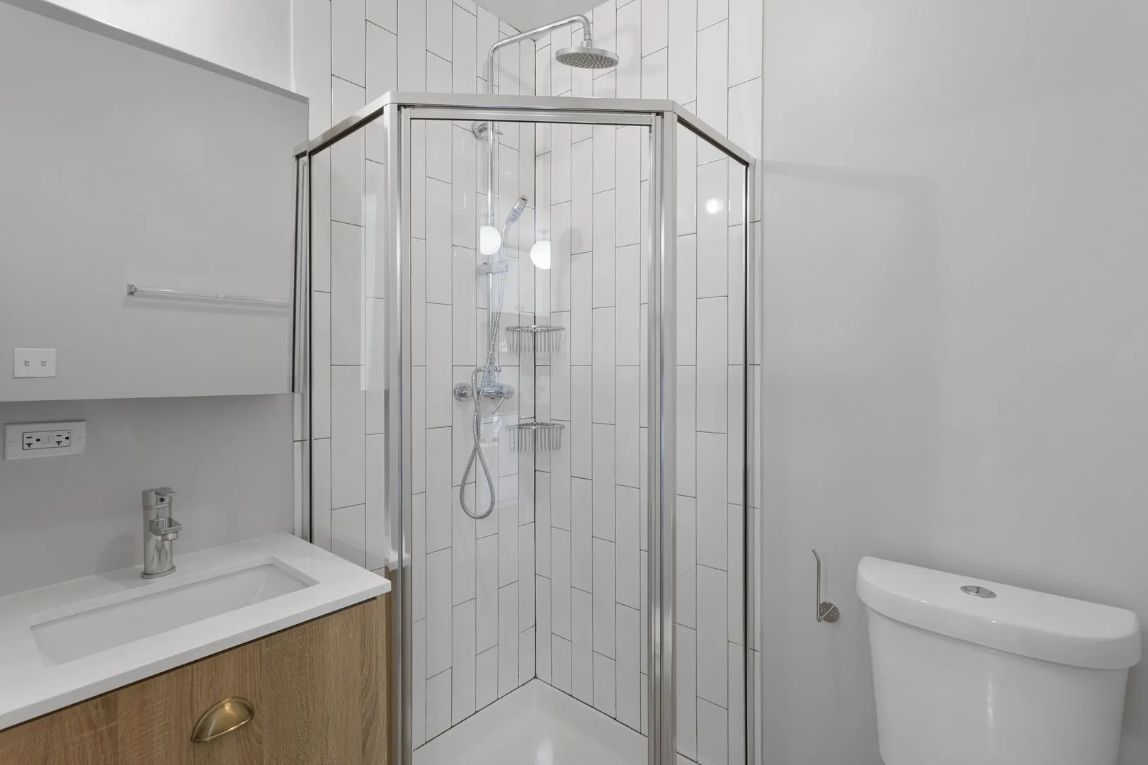 6019 N Winthrop Ave, , 60660, USA 60660-unit#209-Chicago-IL