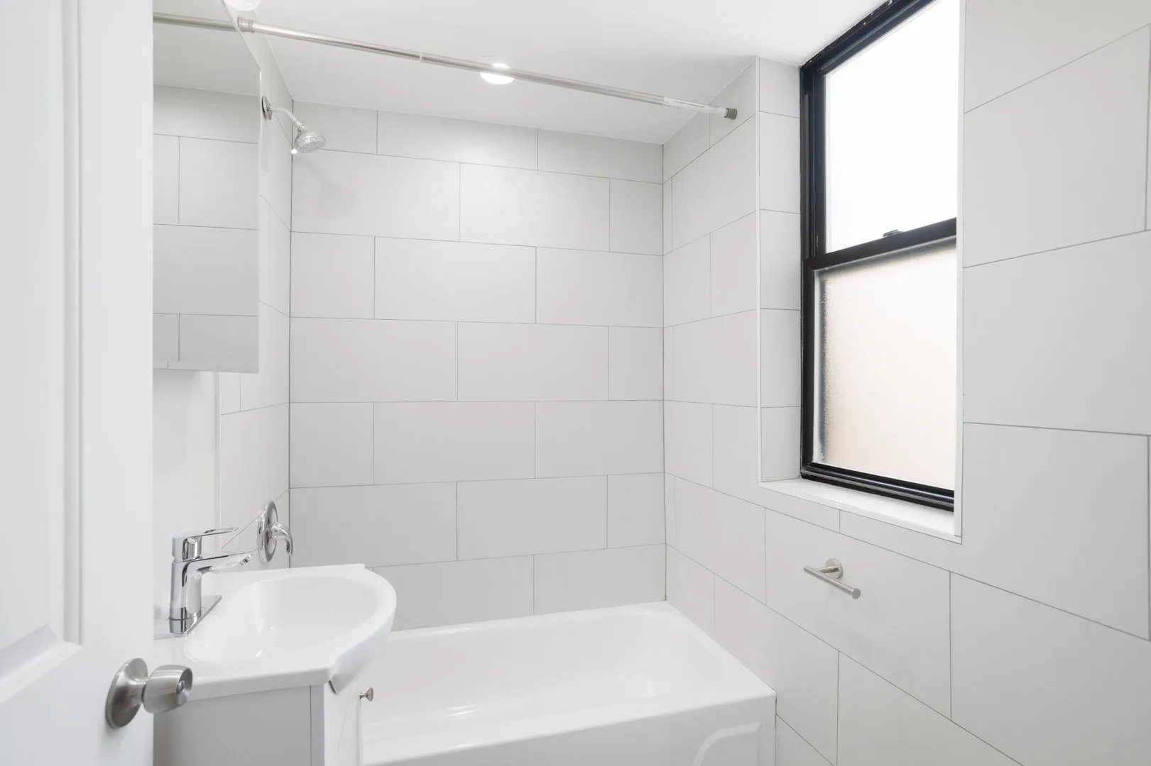 6026 N Winthrop Ave, ,  60660, USA 60660-unit#2F-Chicago-IL