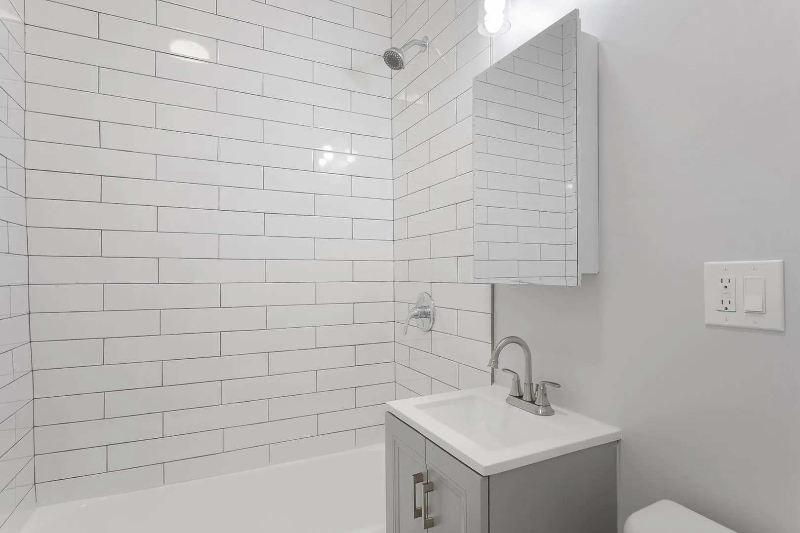 7600 N Sheridan Rd, ,  60626, USA 60626-unit#306-Chicago-IL