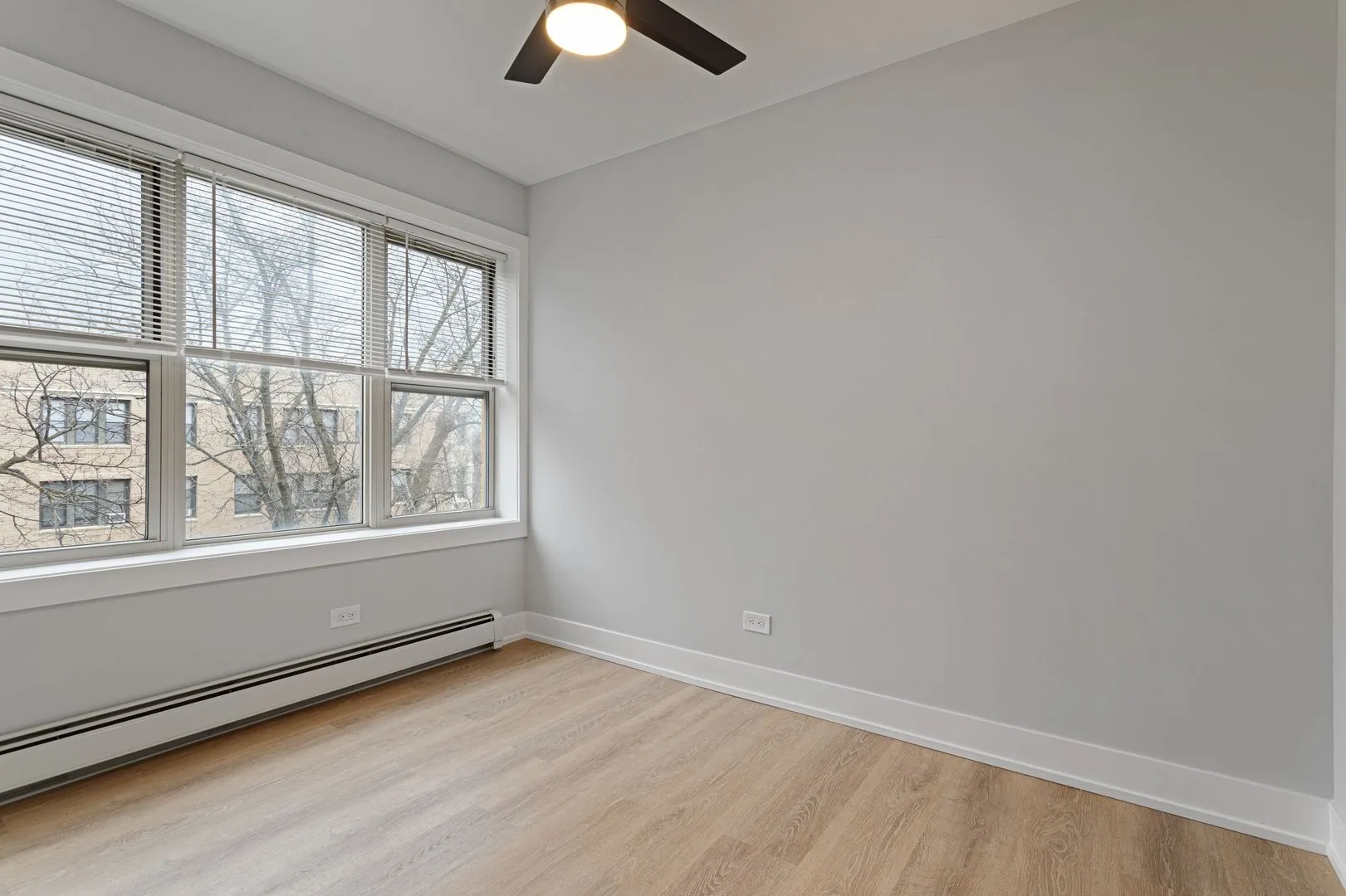 1303 W Estes Ave, ,  60626, USA 60626-unit#4W-Chicago-IL