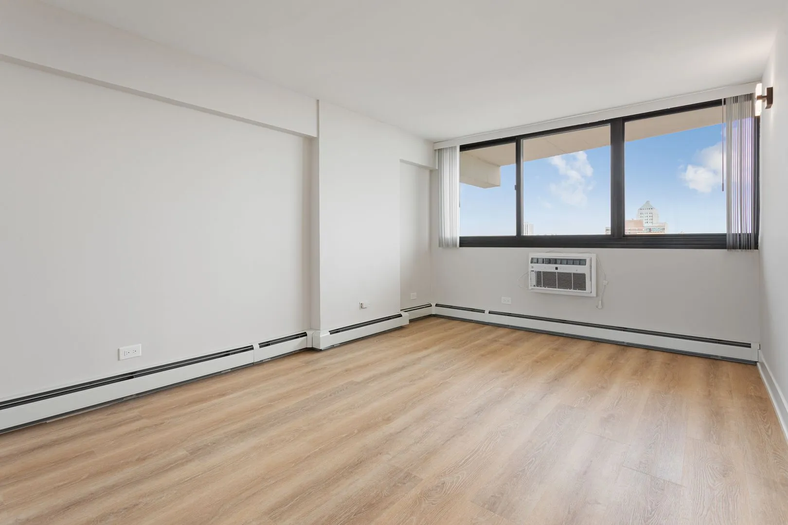 6166 N Sheridan Rd, ,  60660, USA 60660-unit#8C-Chicago-IL