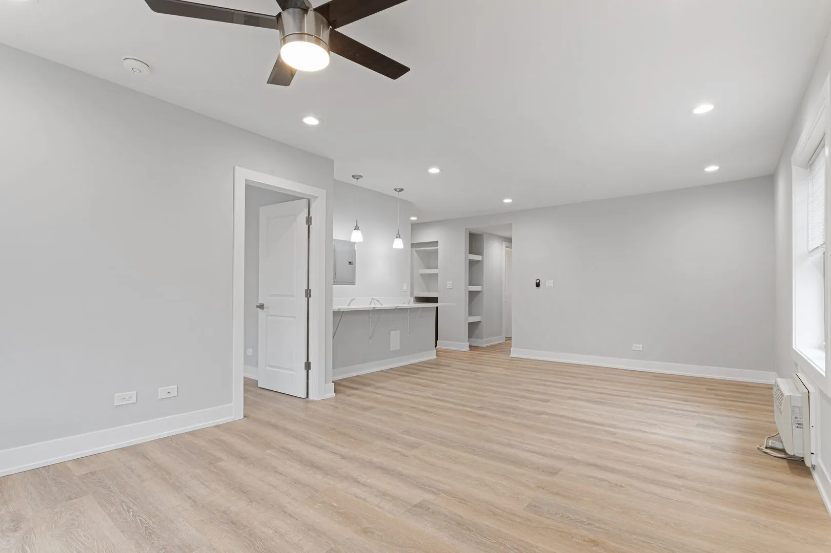 1303 W Estes Ave, ,  60626, USA 60626-unit#4W-Chicago-IL