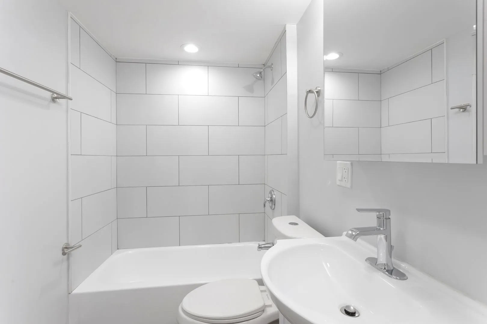 6026 N Winthrop Ave, ,  60660, USA 60660-unit#4G-Chicago-IL