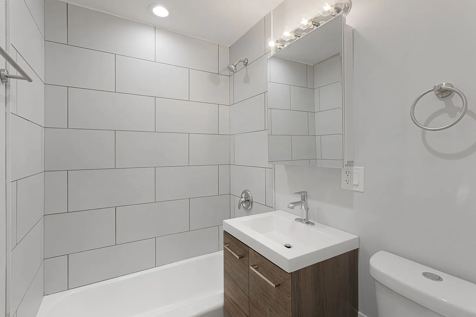 6021 N Winthrop Ave, ,  60660, USA 60660-unit#401-Chicago-IL