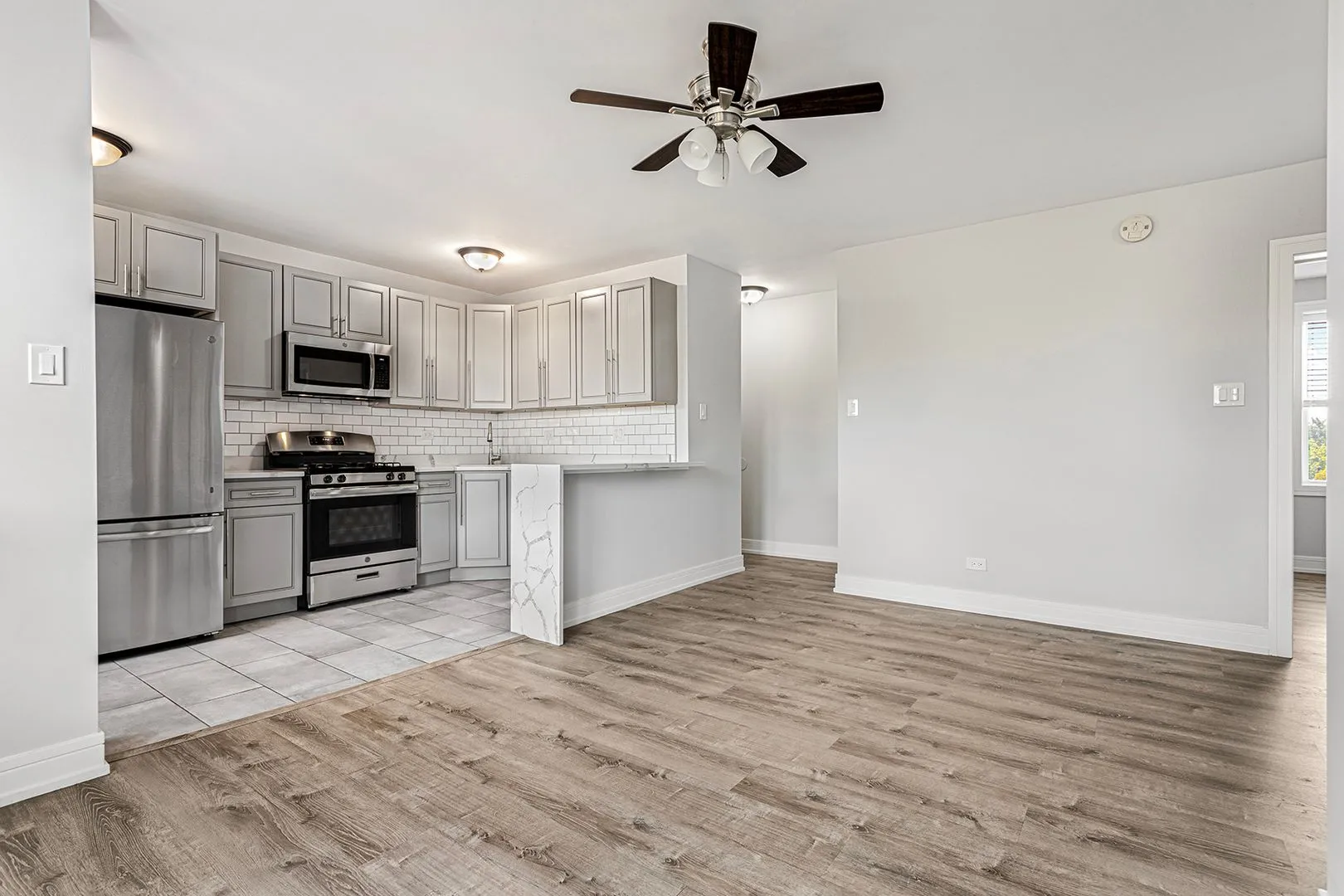 1521 W Sherwin Ave, ,  60626, USA 60626-unit#601-Chicago-IL