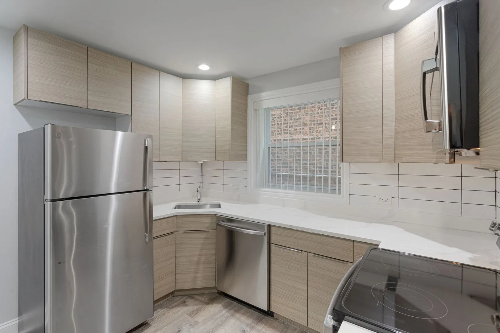 7630 N Eastlake Terrace, , 60626, USA 60626-unit#1E-Chicago-IL