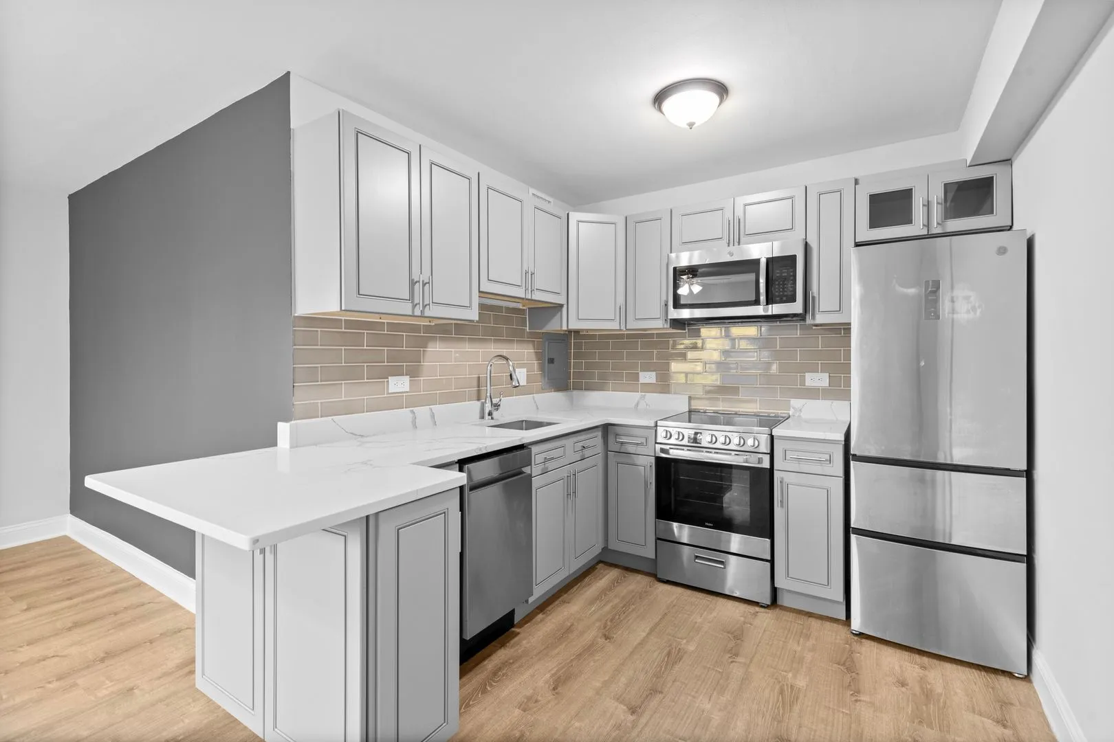 7710 N Sheridan Rd, ,  60626, USA 60626-unit#302-Chicago-IL