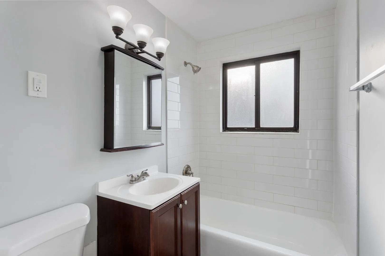 6826 N Ridge Blvd, , 60645, USA 60645-unit#404-Chicago-IL