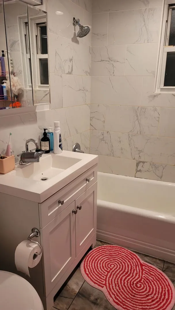 3111 N Clifton Ave, ,  60657, USA 60657-unit#2F-Chicago-IL