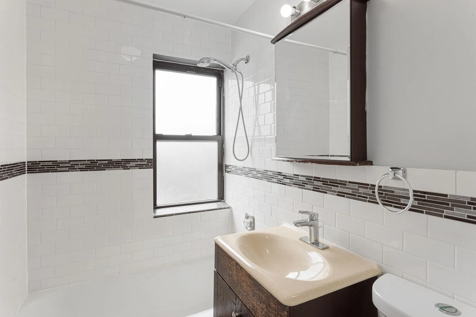 4520 N Clarendon Ave, ,  60613, USA 60640-unit#907-Chicago-IL