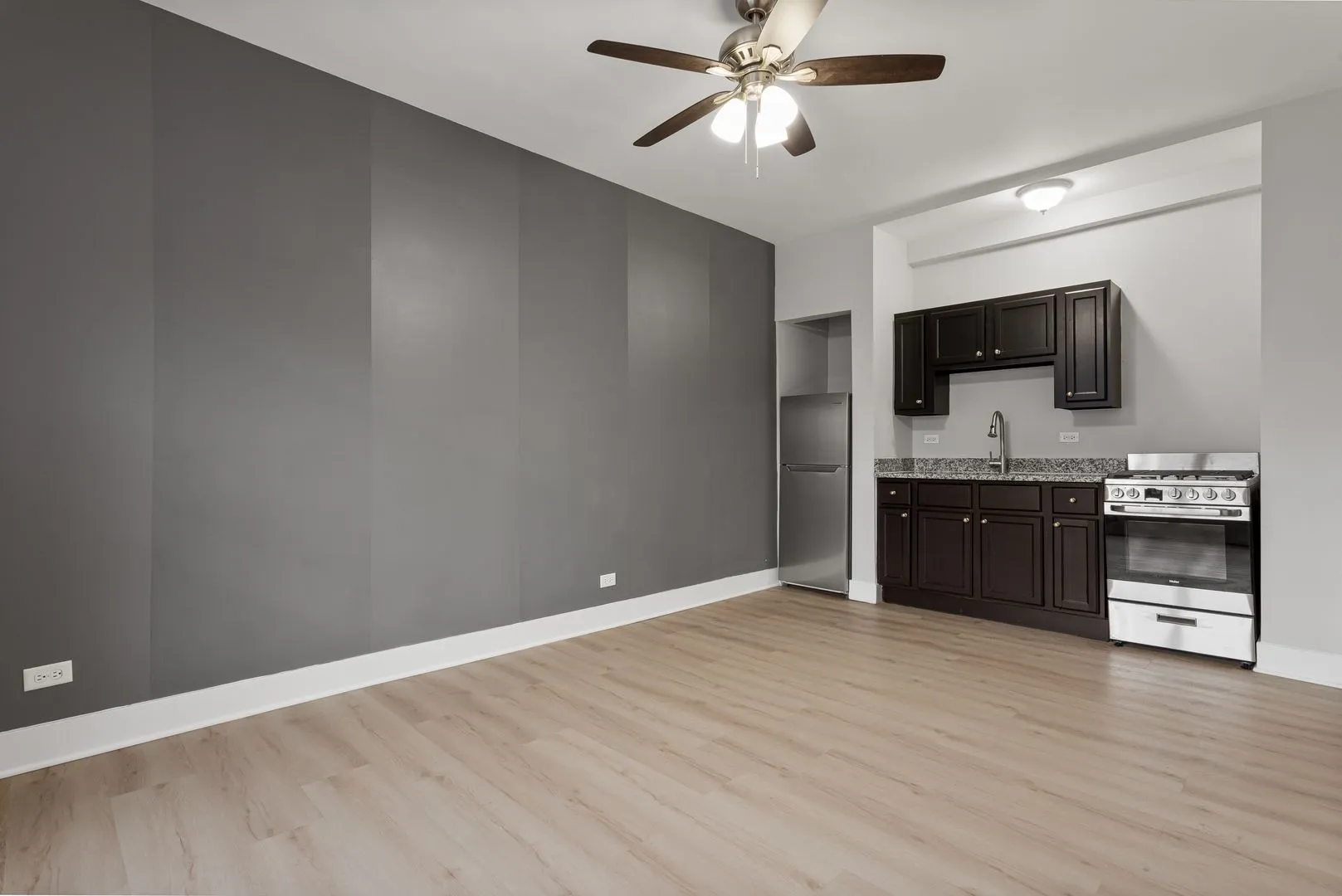 4555 Malden St, ,  60640, USA 60640-unit#211-Chicago-IL